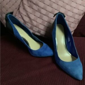 Jessica Simpson royal blue/black leather trim 3.5” heels, size 8